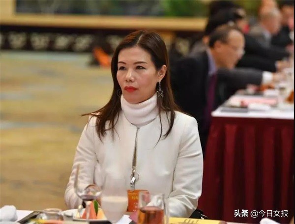 危难时刻更见真情,危难时刻见真情的女人