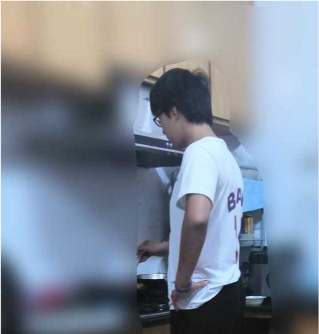 瀛︾敓澶滃鍚冧粈涔堝ソ,骞介棬铻烘棆鏉嗚弻鏅氫笂鑳戒笉鑳藉悆澶滃