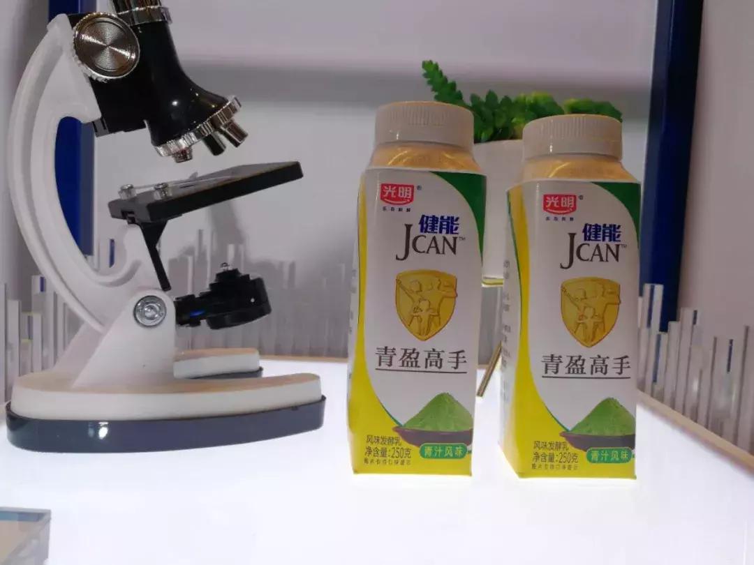 上海光明乳业董事长,光明乳业总裁及董事长