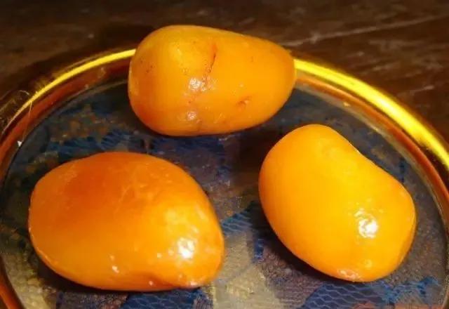 终于捡到了值钱的石头,捡到这些石头不要扔真的很值钱