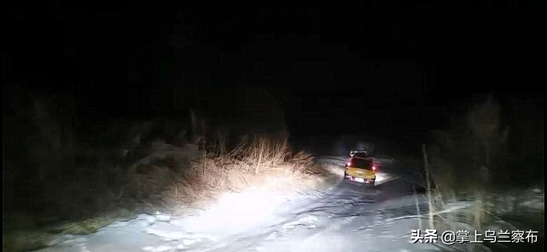 内蒙古通信行业突击小分队雪原急驰10小时帮助学生解决信号问题