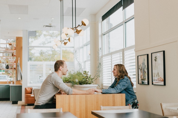 夫妻久别，女人想男人了怎么办？这三个女人说了大实话