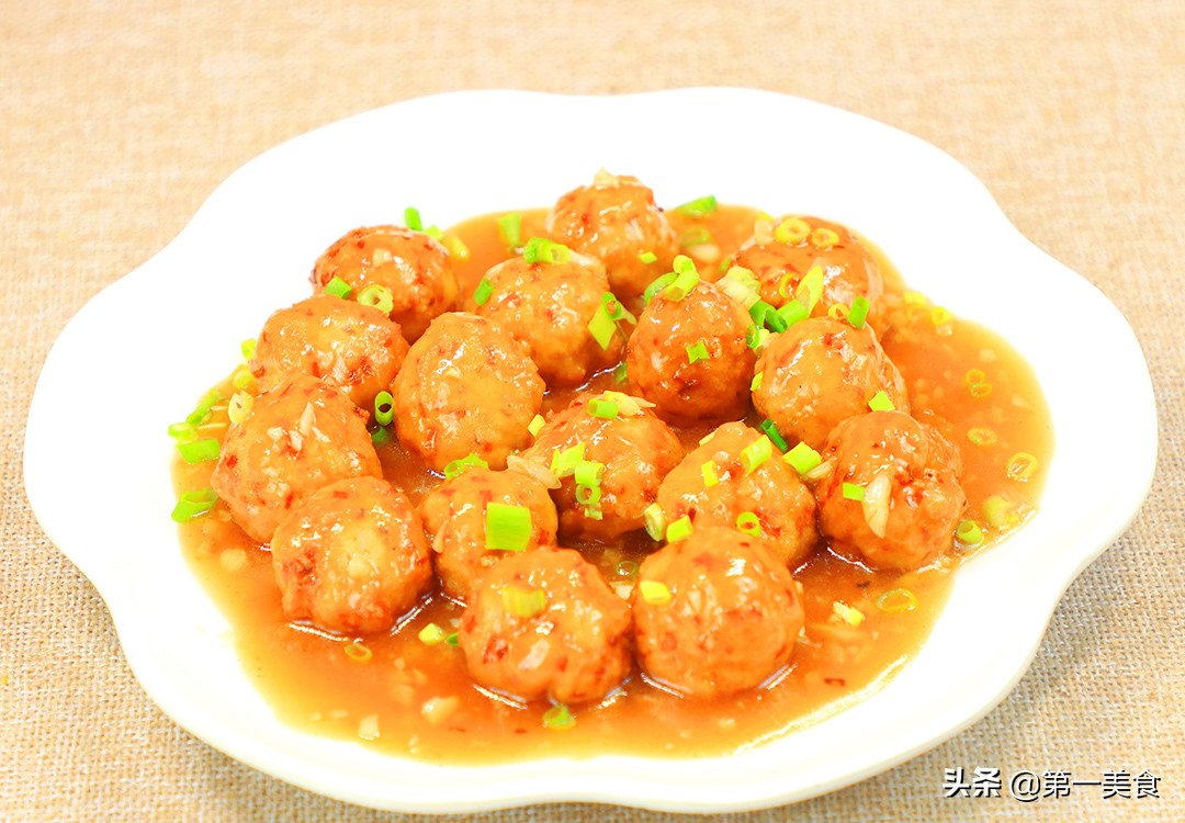 外焦里嫩入口蓬松的豆腐丸子,豆腐丸子如何才能炸得蓬松