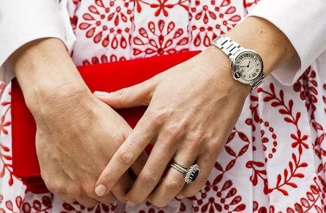 王凯手被投保3600万？林更新堵车时不忘涂手霜，我承认自己不精致