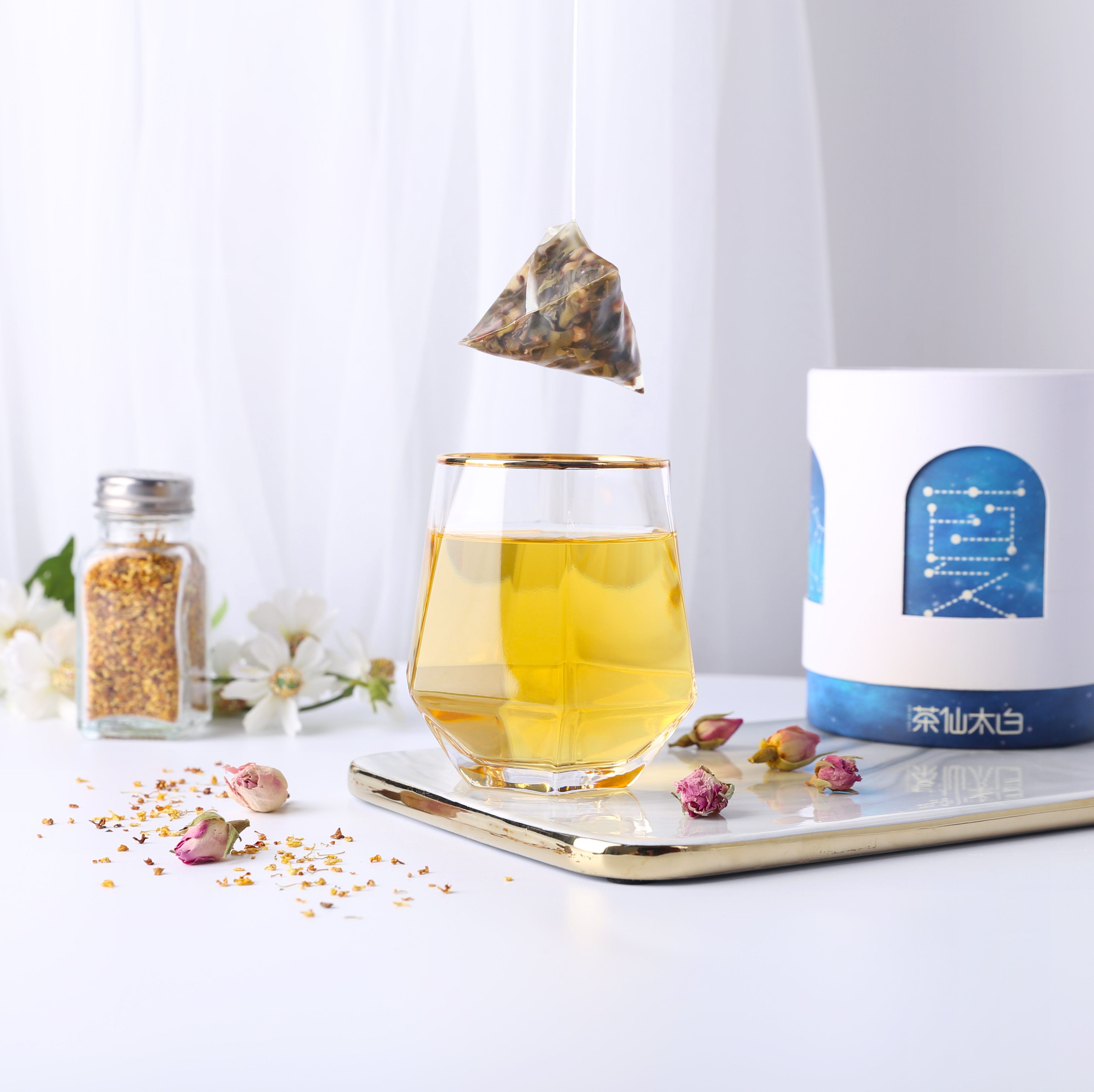 不是吧？这么多花拼配在一起？啊，真香