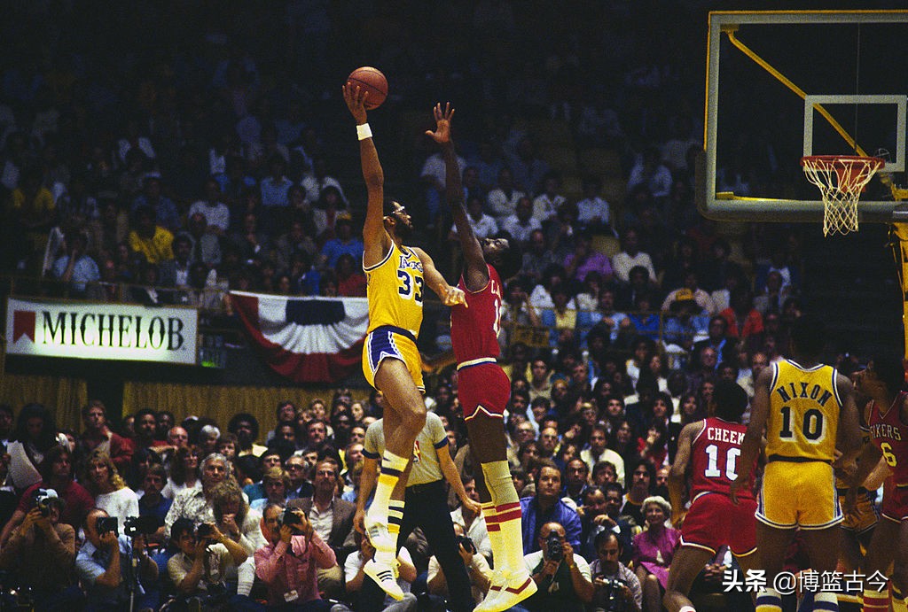 年轻中锋奥尼尔霍华德,中锋奥尼尔姚明霍华德