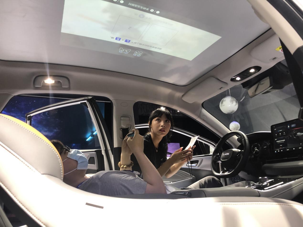 aionsplus全景天幕,广汽埃安aionsplus2022款