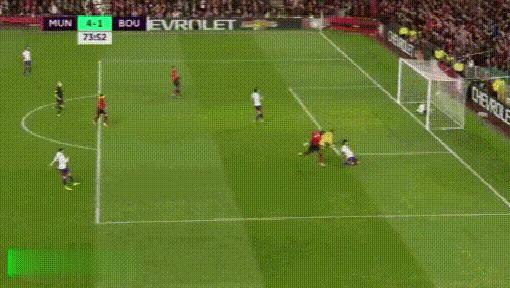 索尔斯克亚激活曼联，傲娇博格巴梅开二度赛后拿10分获全场MVP