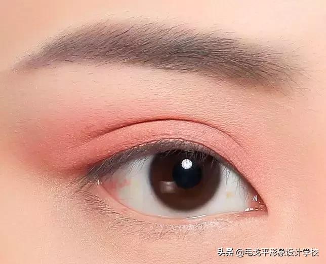 超小眼单眼皮画大眼妆教程,小眼睛眼妆怎么画显大又干净教程