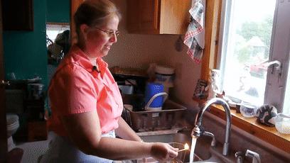 海面燃起火焰,海面火光冲天