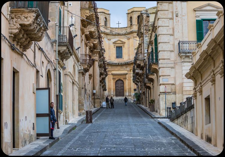 情迷西西里：漫步“蜜糖小城”诺托，感受巴洛克建筑艺术的灵动、浪漫与激情