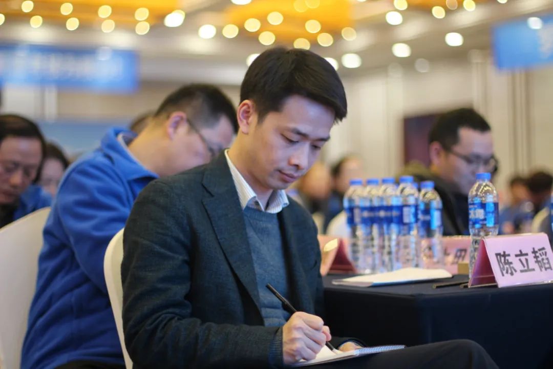 中国乳业超强父子兵来了！蓝河携“浪姐”张雨绮，要谋划一盘大棋