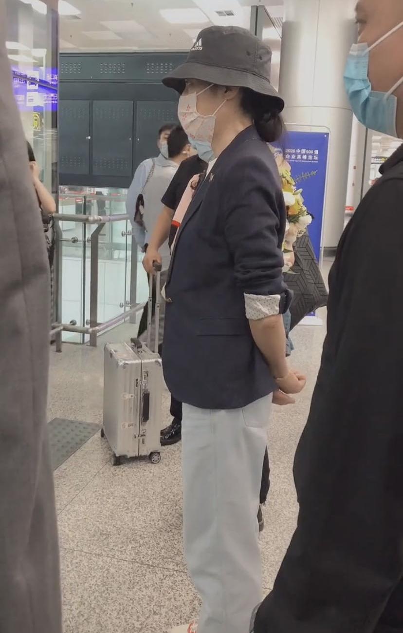 周涛知性穿搭,周涛西服穿搭