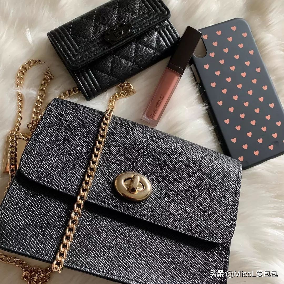 小长假旅行穿衣搭配,7月出门旅游休闲装搭配