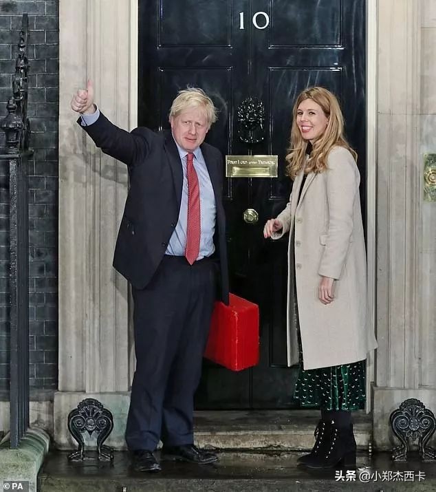 英国第一女友穿$69大衣助攻,鲍里斯大获全胜...|郑尔摩斯周报