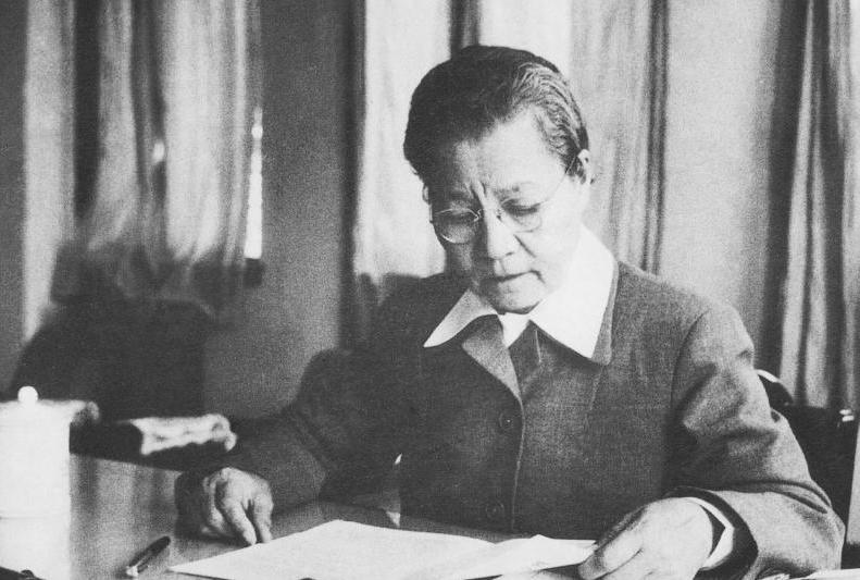 鲁迅与香烟：只吸彩凤牌廉价烟，一生烟不离手，想戒戒不掉