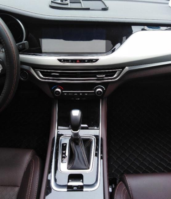 十万家用车推荐长安逸动,十万元左右长安逸动