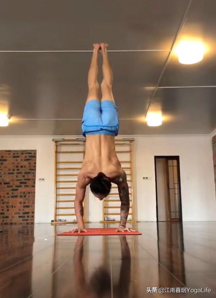 男人练瑜伽认真起来,瑜伽男性的魅力