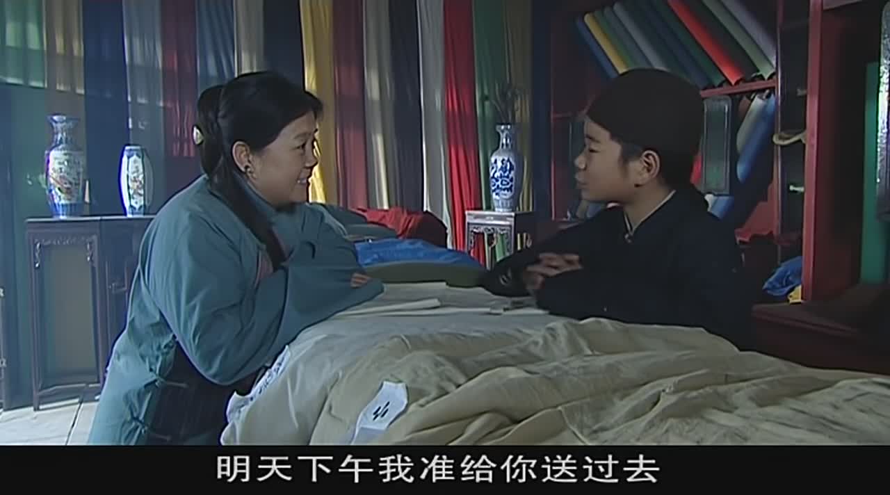 富母领大学儿子看《大染坊》说：看懂了给钱创业，看不懂去打工