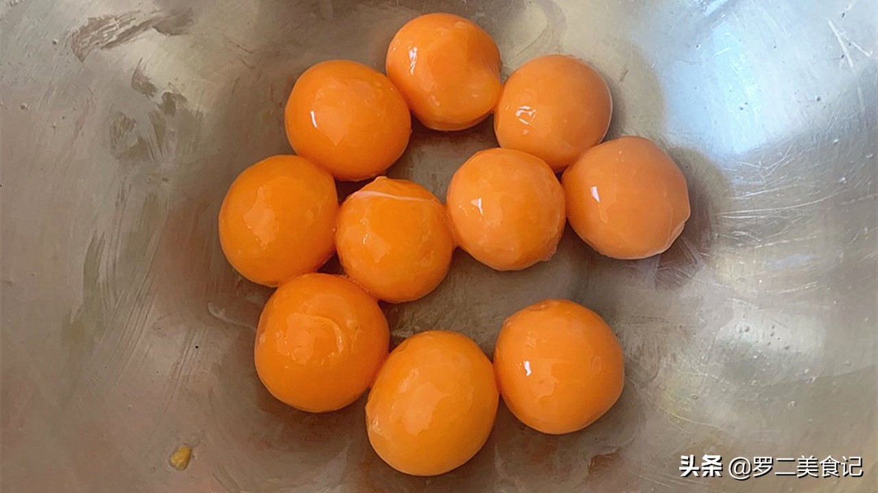 咸蛋黄没腌透怎么做月饼,咸蛋黄做月饼怎么处理才能流油