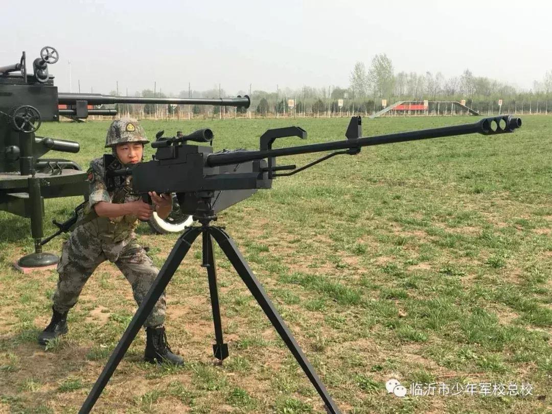 少儿军事夏令营暑假班,军事夏令营助力孩子们实现蜕变