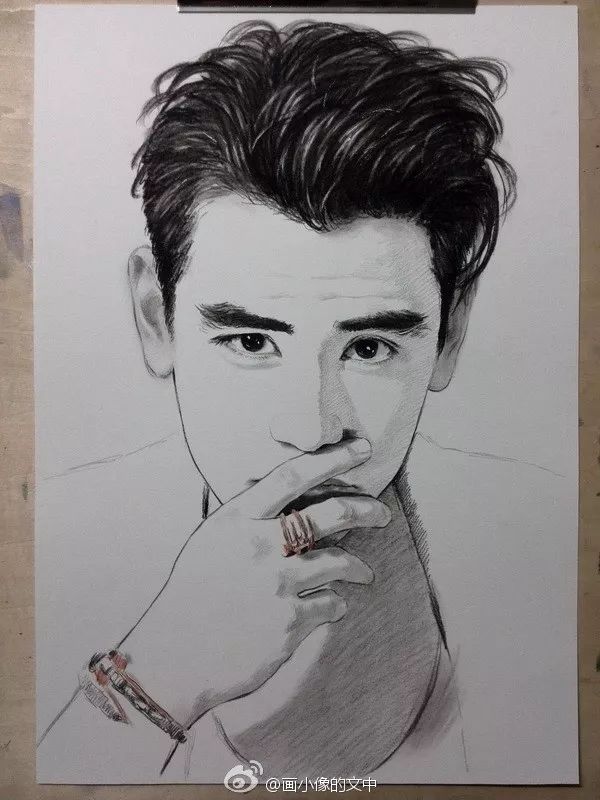 比起打印画,美院毕业的他,笔下这种彩铅水彩画才好看哭了~