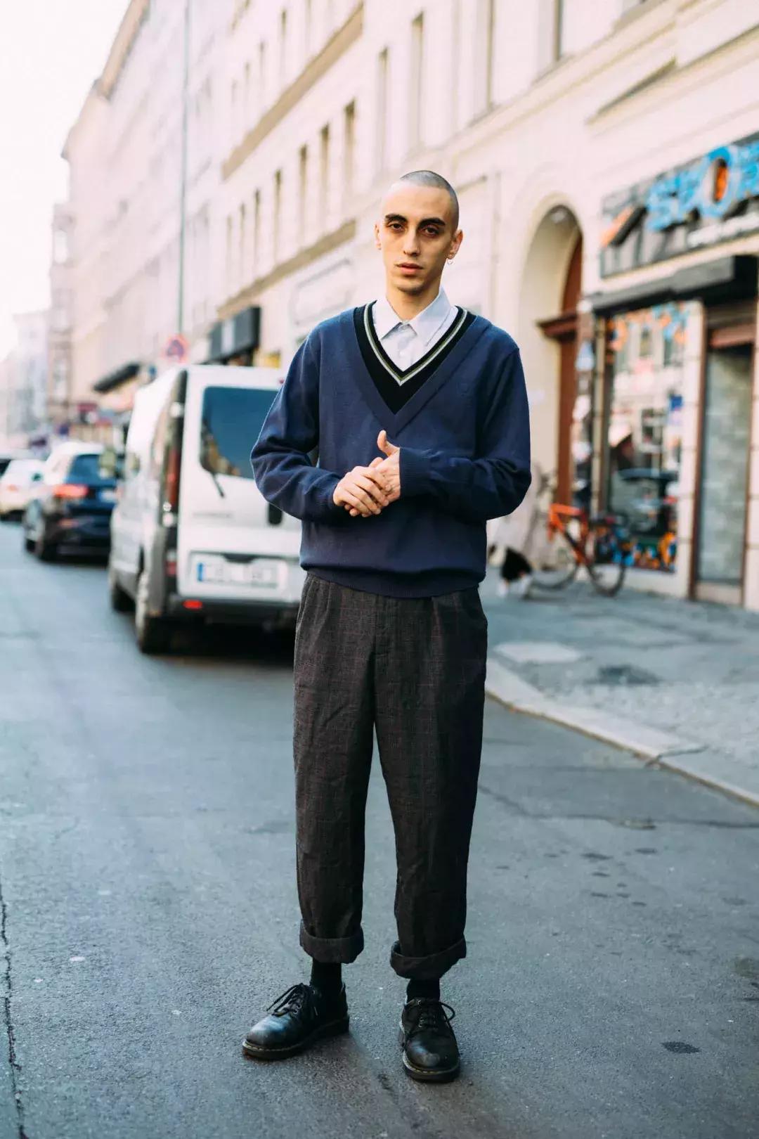 毛衣是冬季的基础单品,毛衣要更适合寒冬