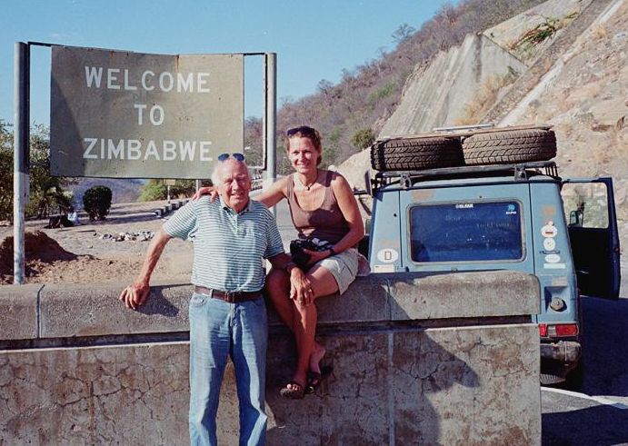 54岁裸辞，花45W流浪地球26年，炸上BBC，这...