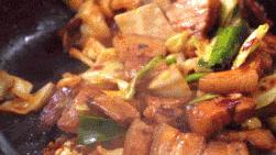 这些高校送的毕业礼物火了,送瓜的,送芯片的,还有送男朋友的