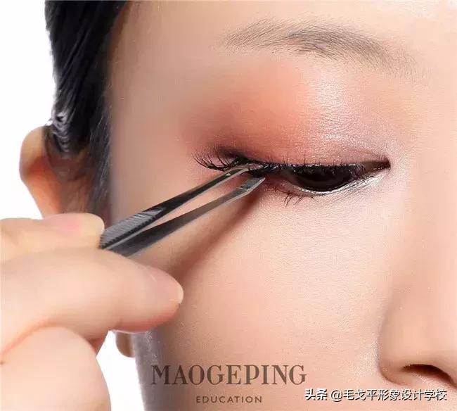 怎样画出大眼妆,如何画出精致眼妆
