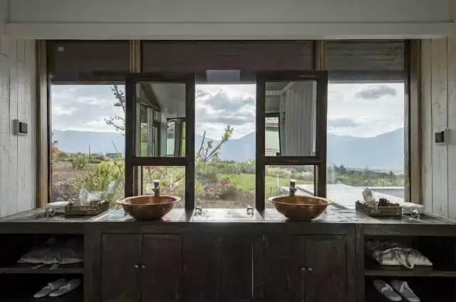 49岁大叔建石头房,50岁大叔花了2800娶个媳妇