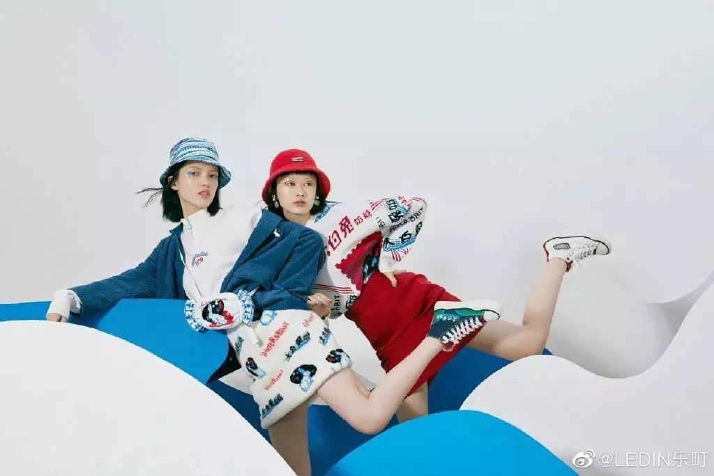 新的脑白金广告,洗脑广告鼻祖脑白金跨界出潮服