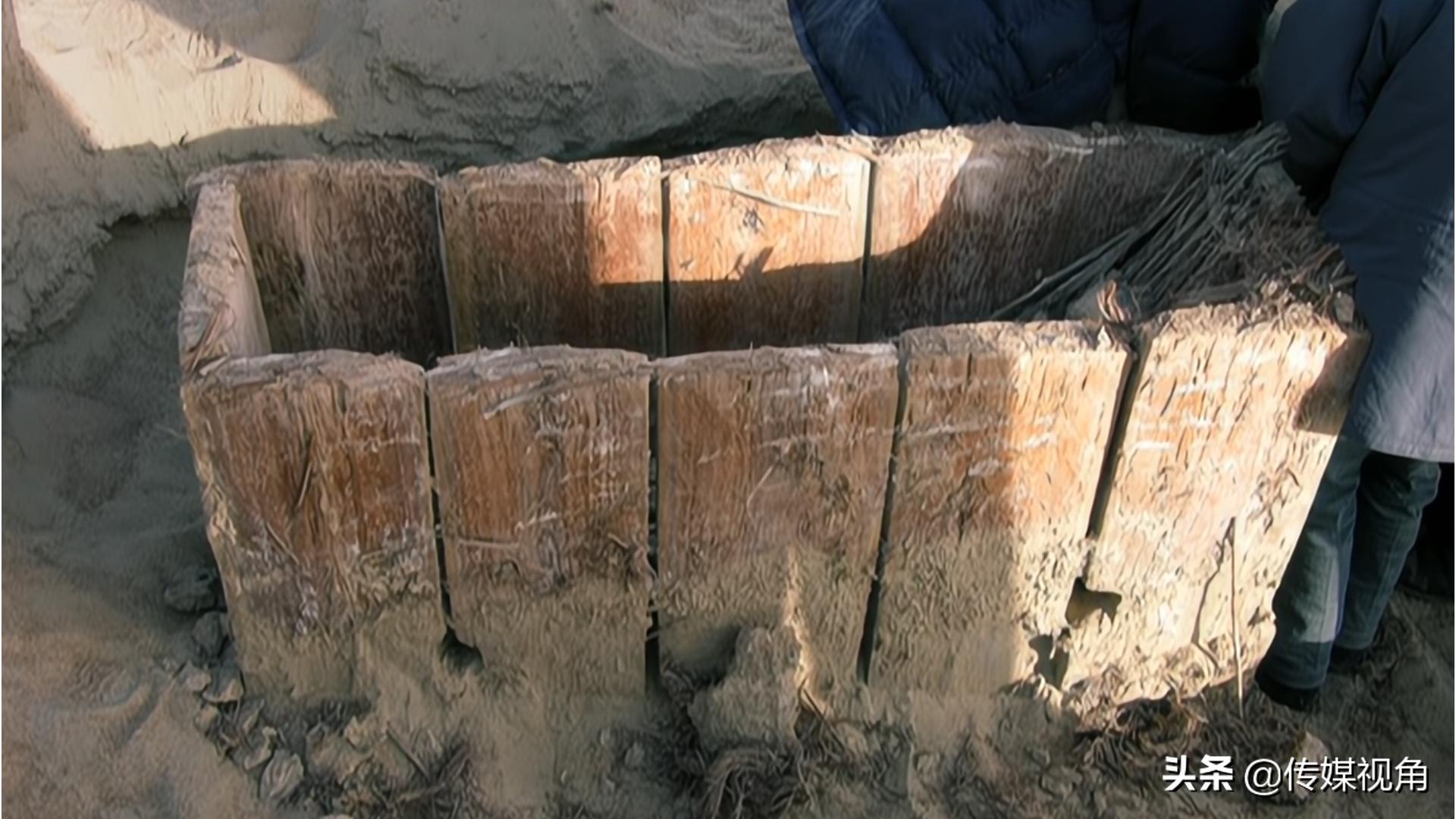 小河墓地所有尸骨样子,小河墓地被正式挖掘