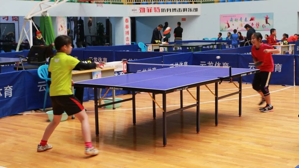 昨天乒乓球比赛,奥城羽毛球比赛