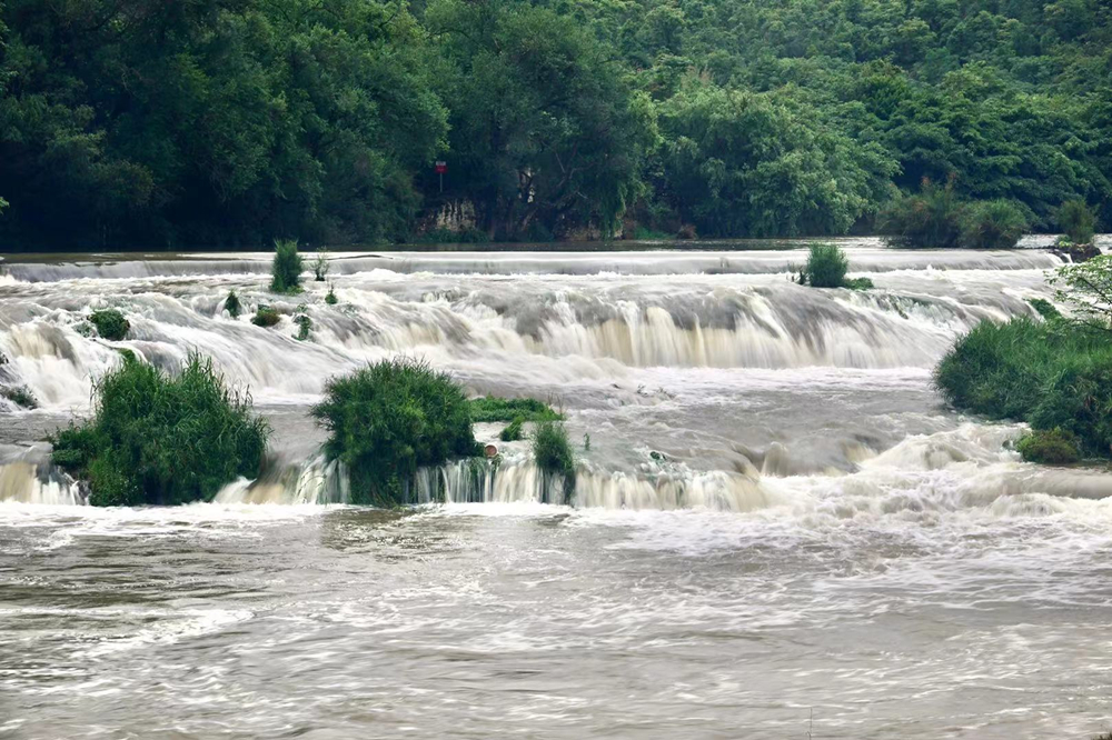 奇观天下｜丰水期的黄果树瀑布令人震撼