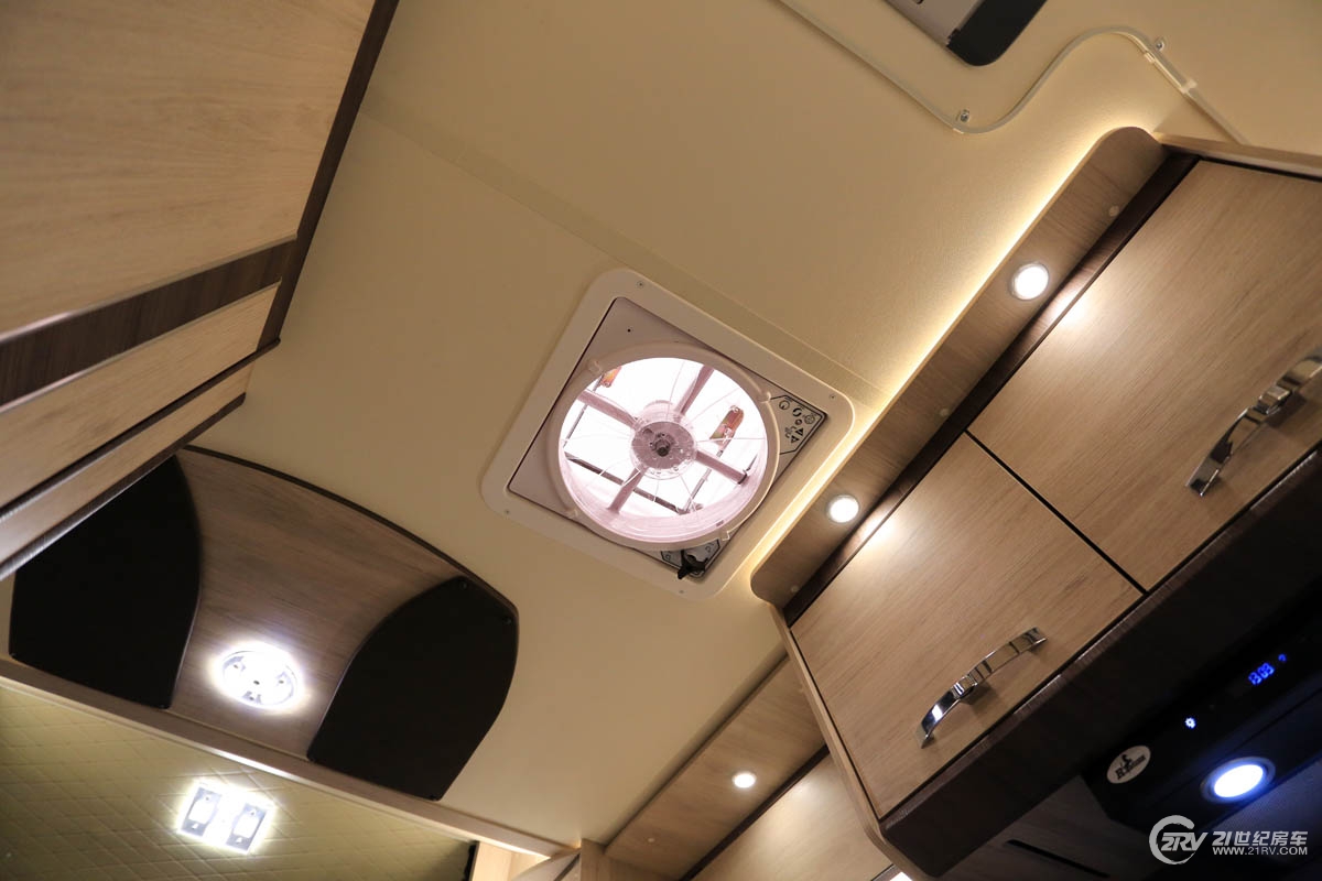 亚特b型房车最新款,10年的房车