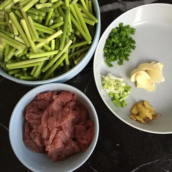 夏天吃西瓜千万别犯这4个错,夏天别吃这4种食物