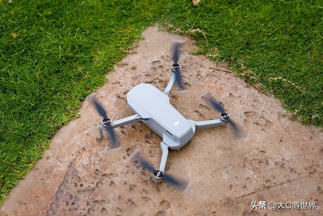 大疆御mavicmini无人机价格,大疆御mavic2无人机评测