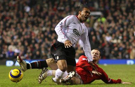 范迪克最具争议的铲球,足球铲球易犯错误