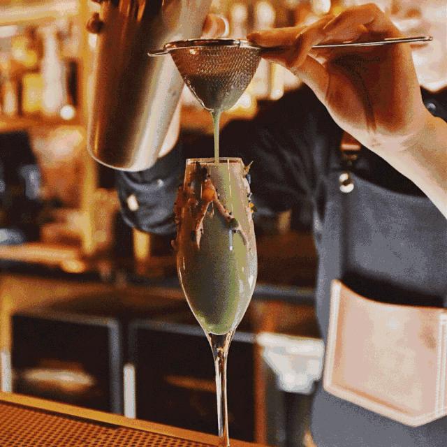 切杯老酒！魔都酒吧玩起“外卖”模式，宅家实现你的微醺自由