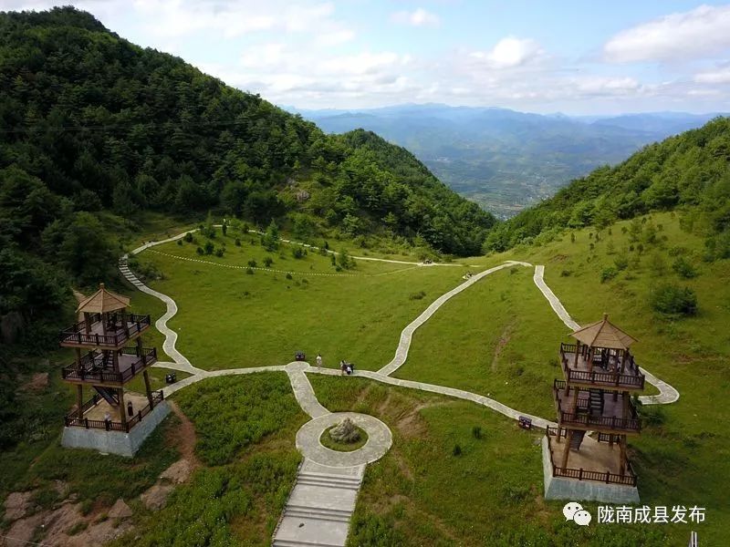 我叫成县，这是我2019年的自拍照~