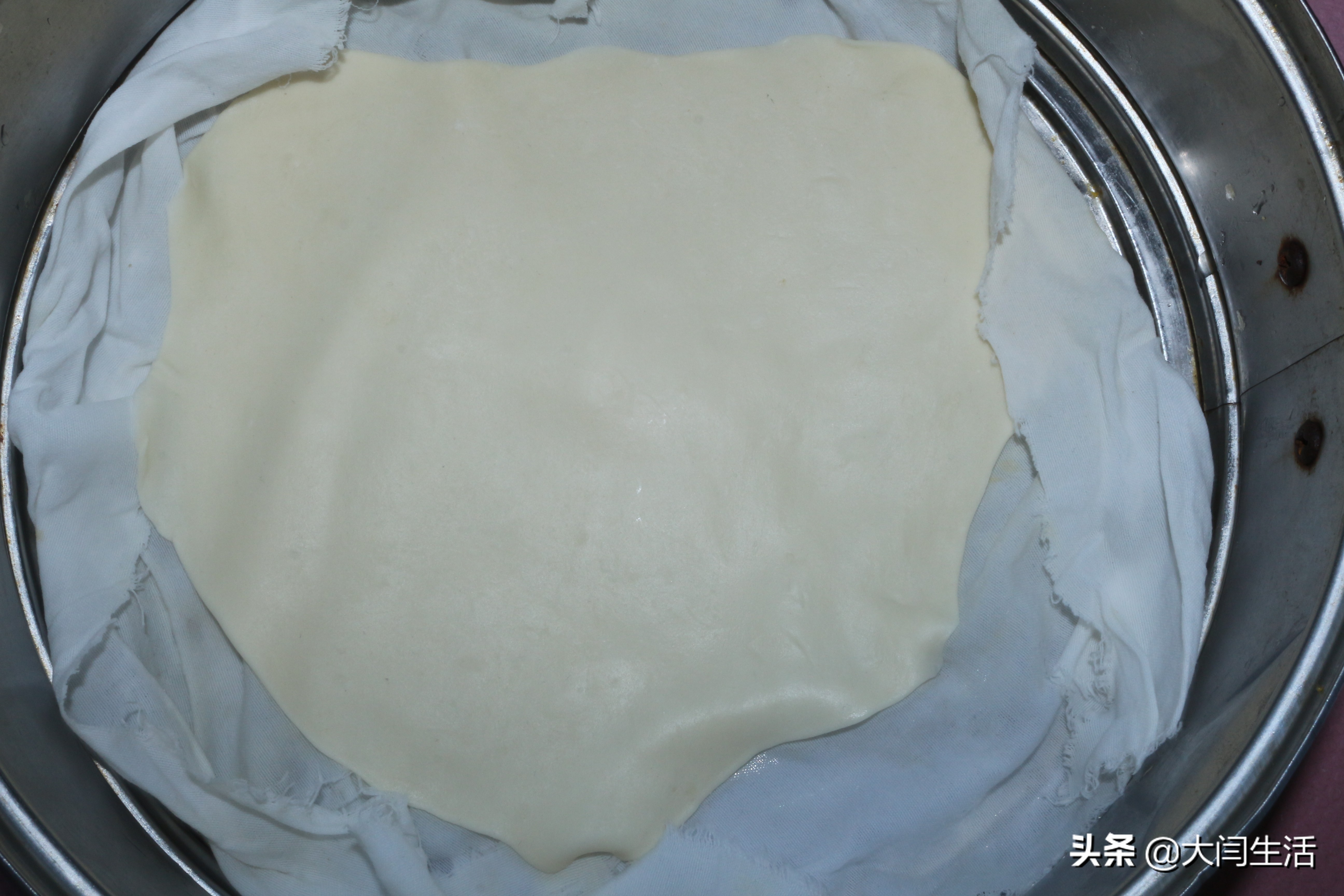 薄单饼卷菜用什么水和面,1碗面粉1碗水教你个独特的做法