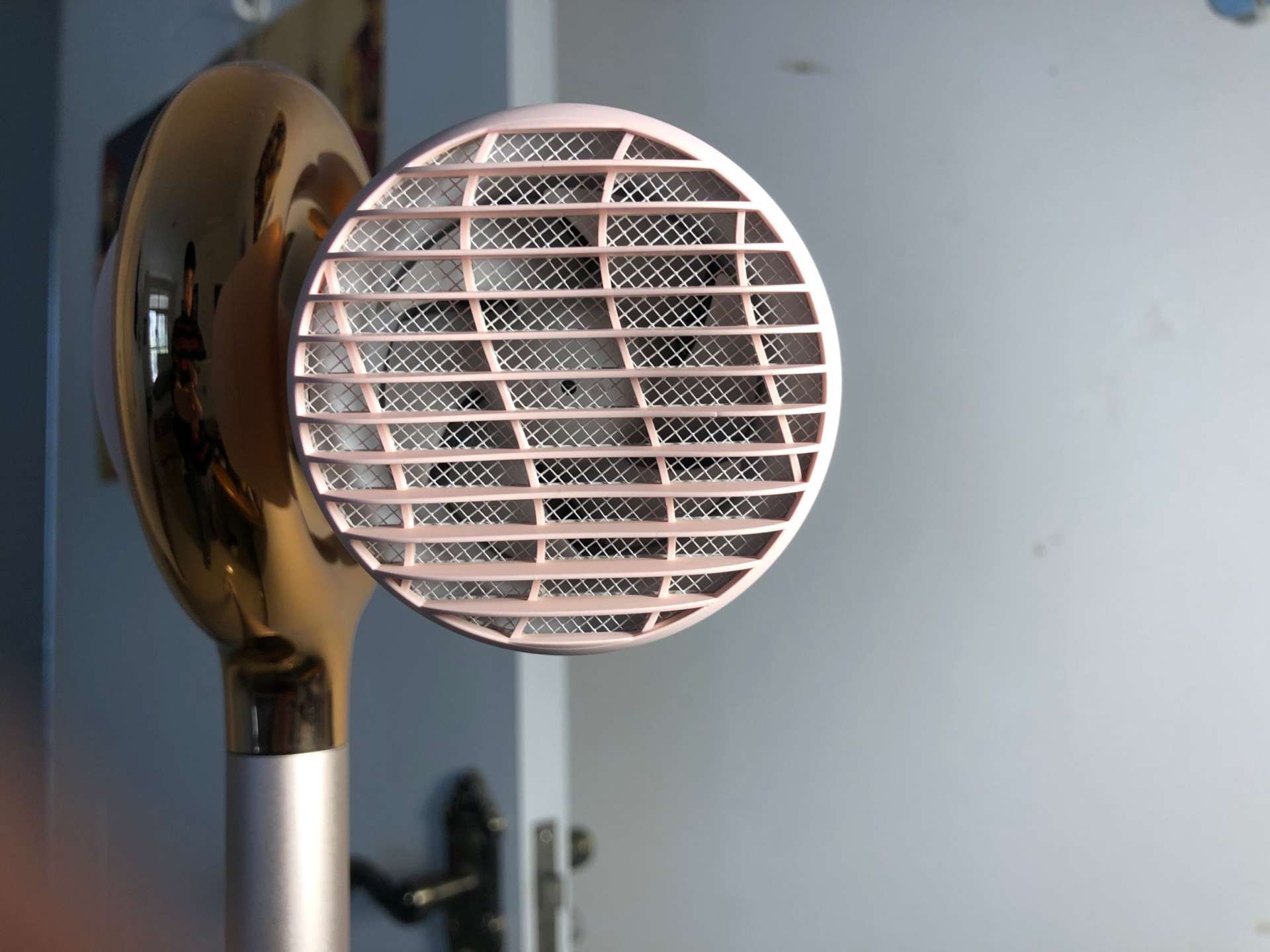 告别高温慢烤式吹风机,告别传统吹风机