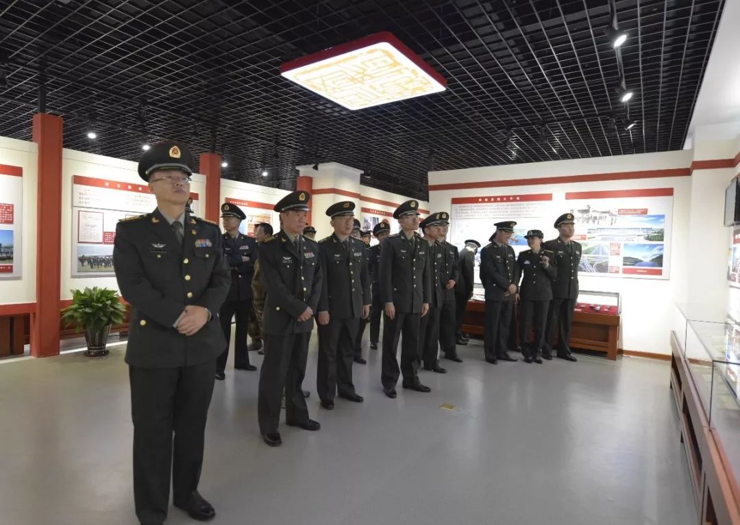 跟32127部队*党**员干部一起,到大连档案馆感悟“信仰的力量”!