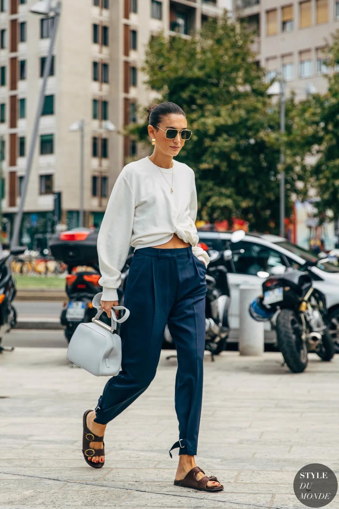 夏季时尚御姐凉鞋穿搭,气质牛皮凉鞋怎么搭配裤子