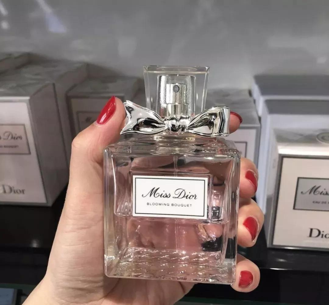 十大公认最好闻的女士香水秋冬,春天适合的经典香水推荐