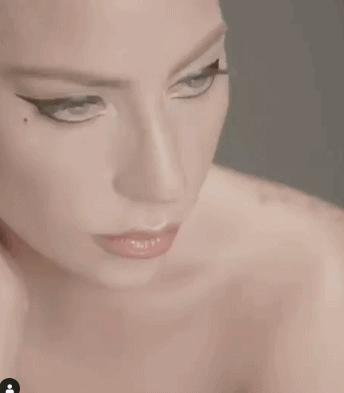 gaga靠一部电影重回事业巅峰,ladygaga转行做什么了