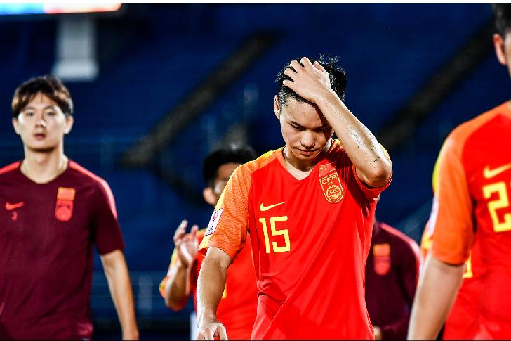 又来搞笑了！国奥球员被传赛后写千字检讨，球迷一句话逗笑全场