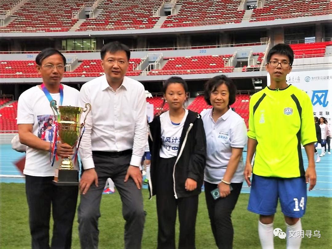 寻乌小学女子足球比赛,澄江晨曦足球队