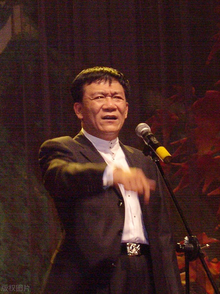 王朔和郭德纲什么关系,王朔说侯耀文祖上是要饭的